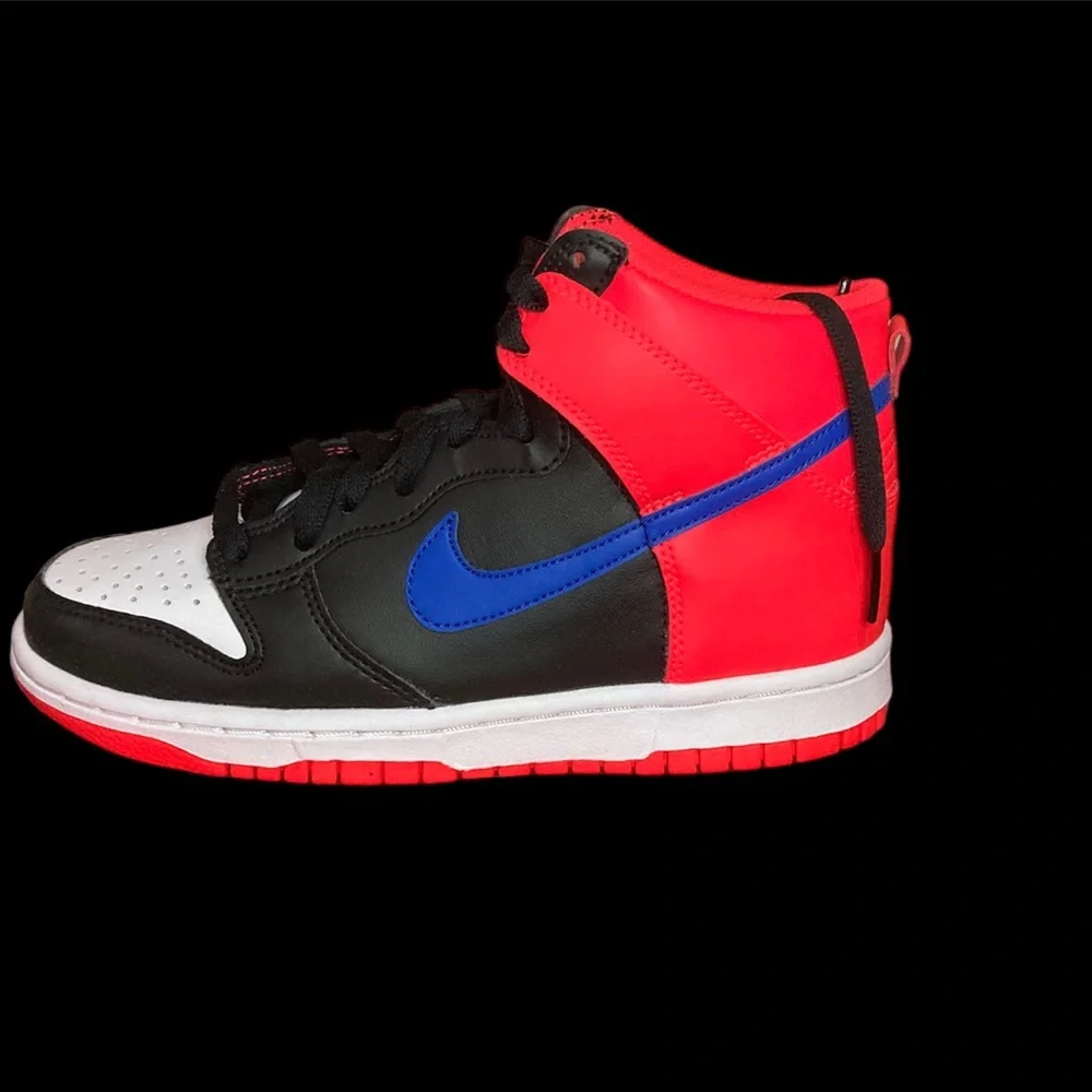NIKE DUNK HIGH (GS) KNICKS SHOES - Picture 2 of 8
